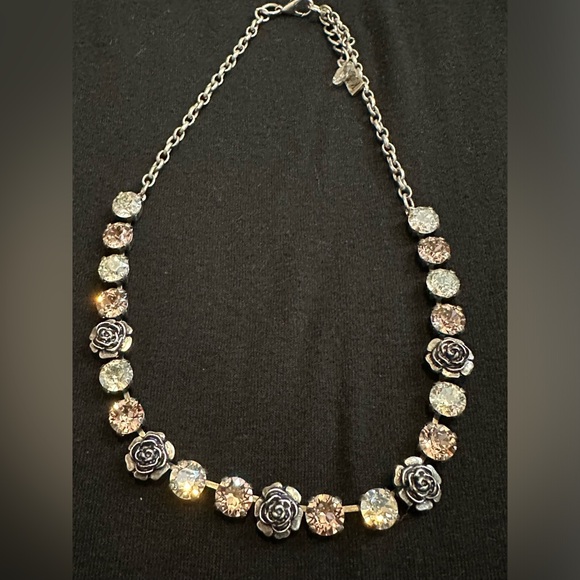 Boutique Swarovski crystal necklace and earring set - Picture 5 of 5